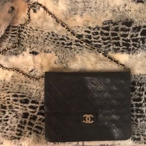 Vintage CHANEL shoulder bag